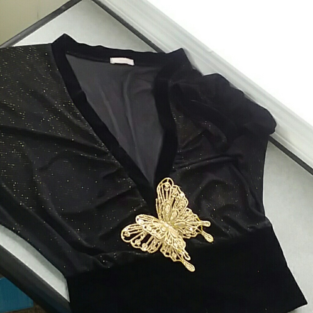 🌹Shimmery gold black top